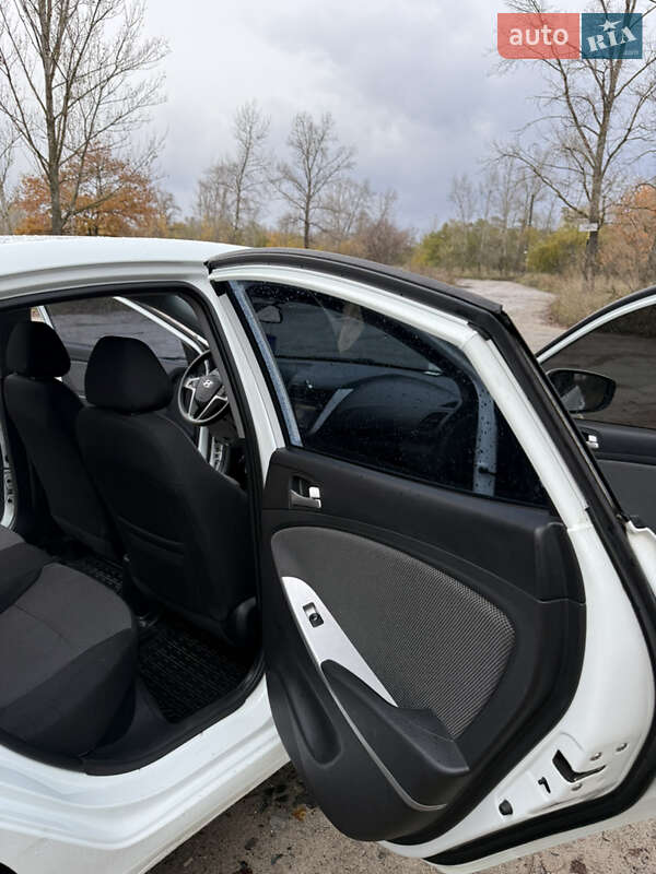 Седан Hyundai Accent 2013 в Киеве фото 32 Седан Hyundai Accent 2013 в Киеве