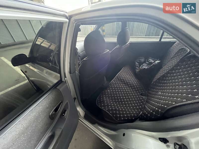 Седан Hyundai Accent 2002 в Харкові