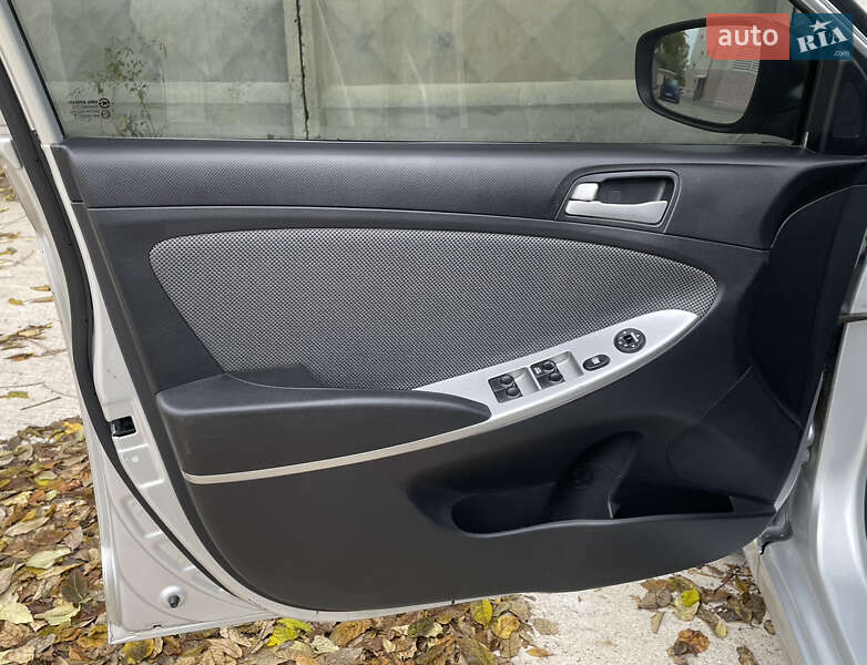 Седан Hyundai Accent 2011 в Одесі фото 38 Седан Hyundai Accent 2011 в Одесі