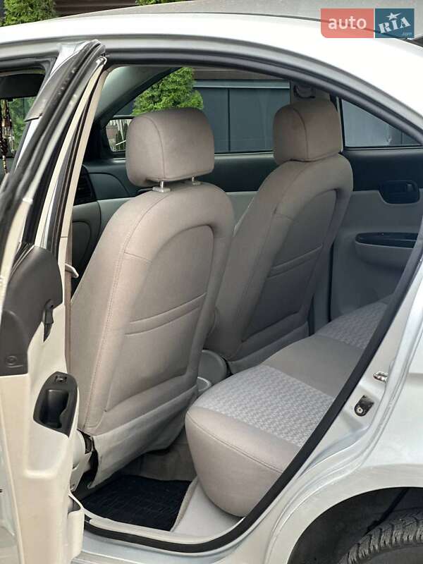 Седан Hyundai Accent 2008 в Днепре