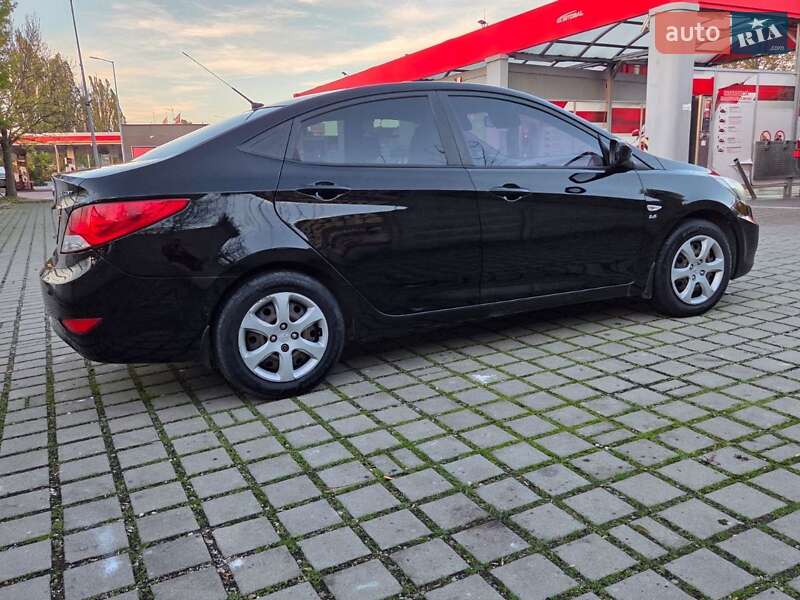 Седан Hyundai Accent 2011 в Киеве