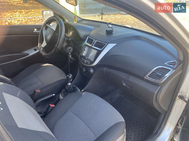 Седан Hyundai Accent 2011 в Полтаві