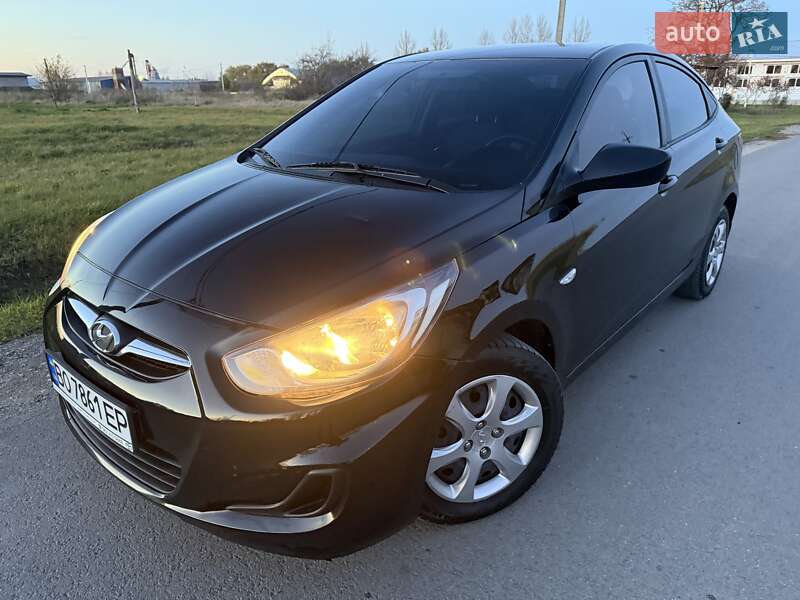 Седан Hyundai Accent 2011 в Тернополе