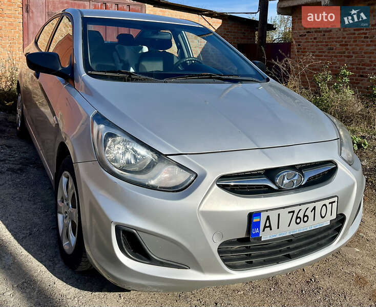 Hyundai Accent 2012 Hyundai Accent 2012