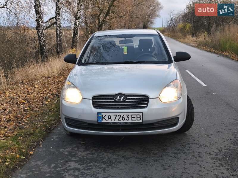Седан Hyundai Accent 2009 в Мене