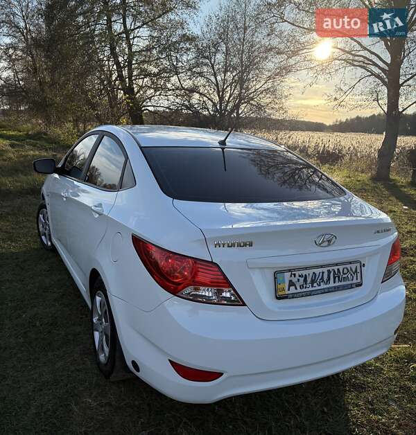 Седан Hyundai Accent 2012 в Макарове фото 10 Седан Hyundai Accent 2012 в Макарове