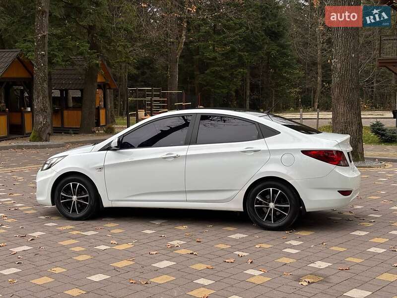 Седан Hyundai Accent 2012 в Трускавце