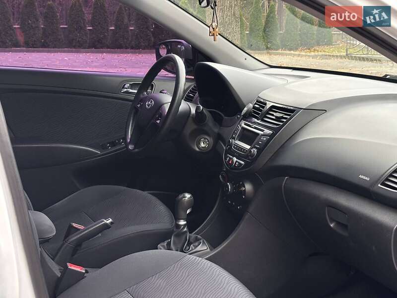 Седан Hyundai Accent 2012 в Трускавце