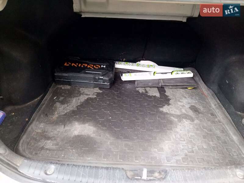 Седан Hyundai Accent 2011 в Києві фото 17 Седан Hyundai Accent 2011 в Києві