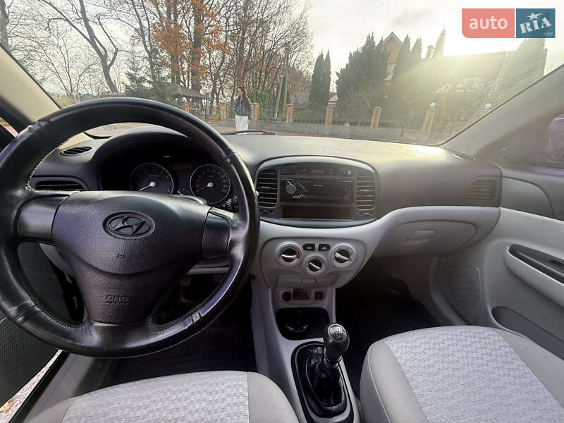 Седан Hyundai Accent 2008 в Прилуках