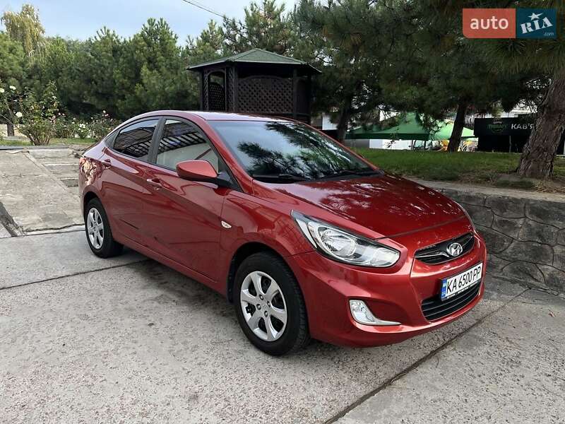 Hyundai Accent 2011
