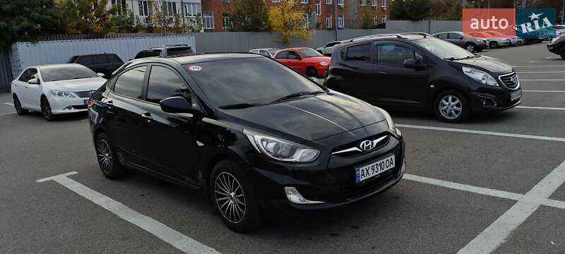 Hyundai Accent 2012