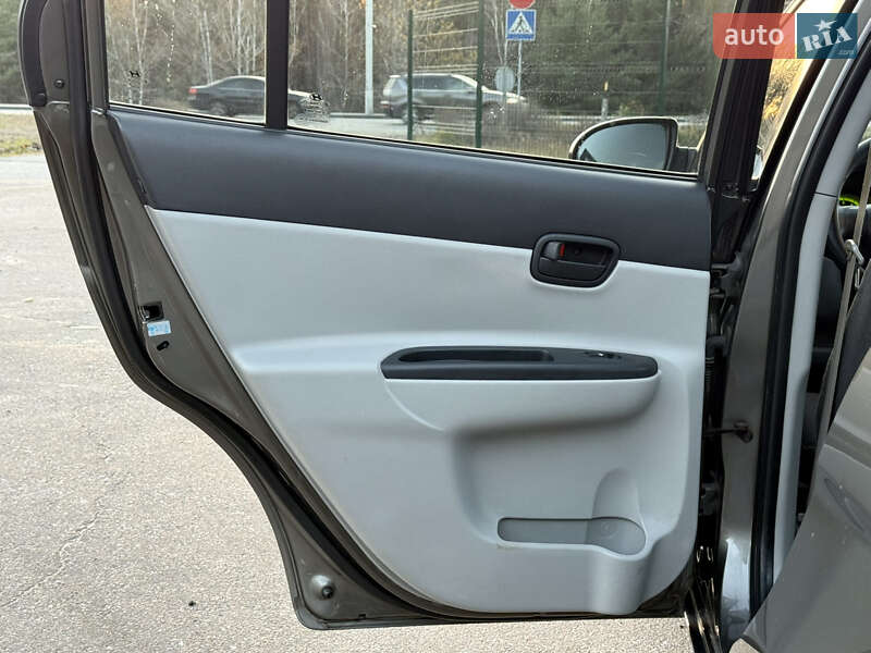 Седан Hyundai Accent 2008 в Киеве