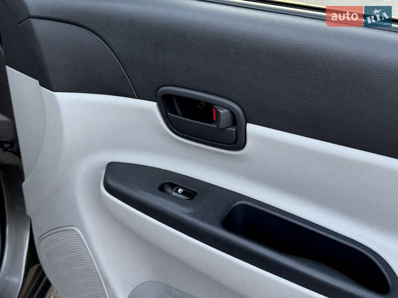 Седан Hyundai Accent 2008 в Киеве