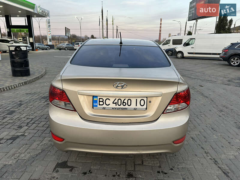 Седан Hyundai Accent 2012 в Черновцах