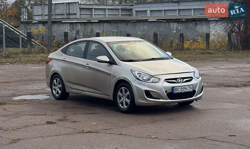 Hyundai Accent 2012 Hyundai Accent 2012