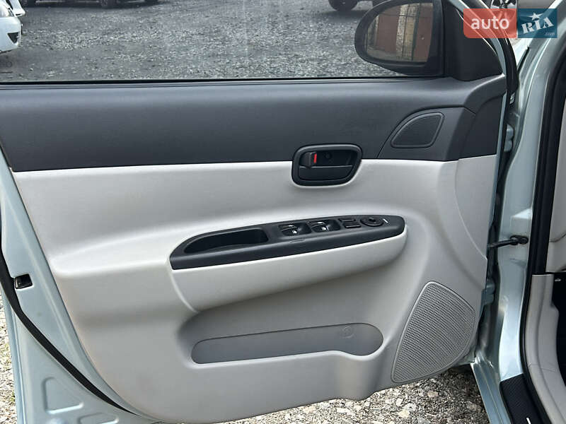 Седан Hyundai Accent 2008 в Прилуках