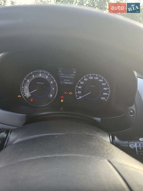 Хэтчбек Hyundai Accent 2012 в Полтаве