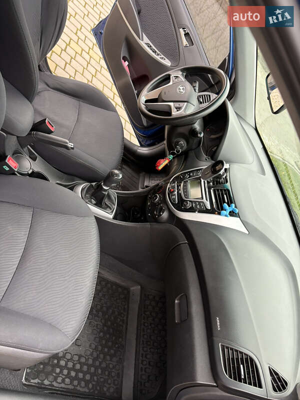 Седан Hyundai Accent 2011 в Ивано-Франковске фото 14 Седан Hyundai Accent 2011 в Ивано-Франковске