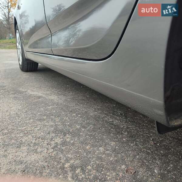 Седан Hyundai Accent 2013 в Мироновке