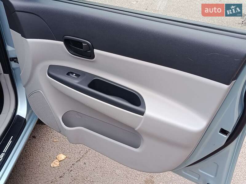 Седан Hyundai Accent 2009 в Харькове фото 12 Седан Hyundai Accent 2009 в Харькове