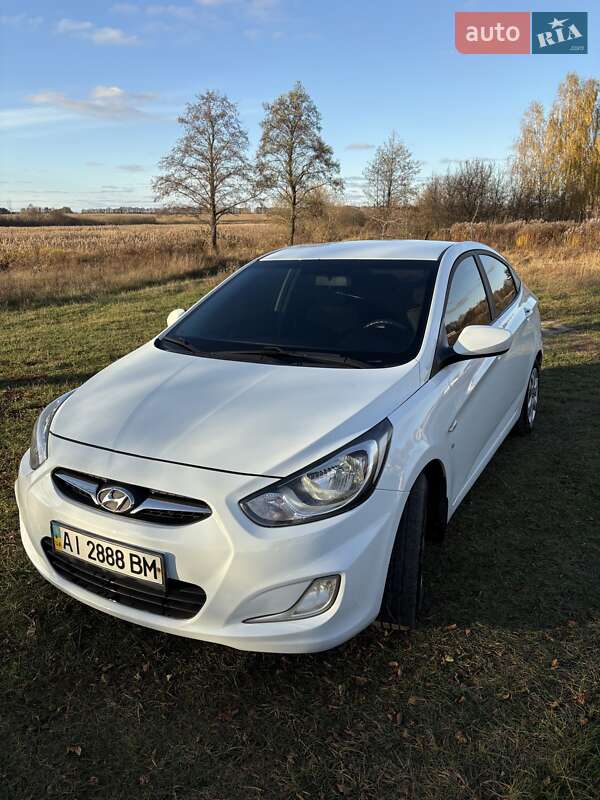 Седан Hyundai Accent 2012 в Макарове фото 10 Седан Hyundai Accent 2012 в Макарове