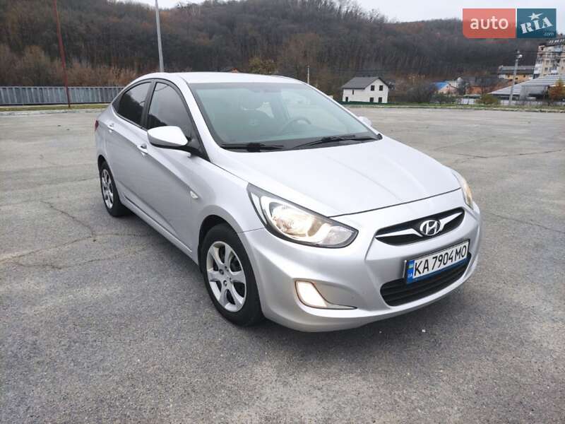 Hyundai Accent 2012