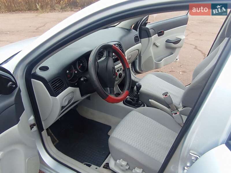 Седан Hyundai Accent 2010 в Мені фото 3 Седан Hyundai Accent 2010 в Мені