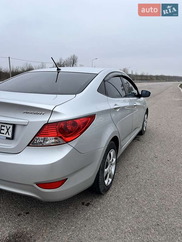 Седан Hyundai Accent 2013 в Дніпрі