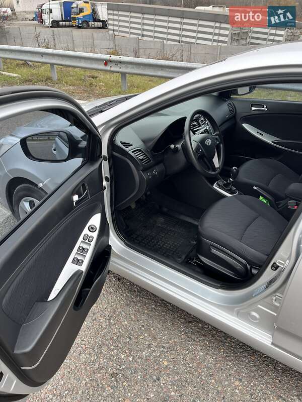 Седан Hyundai Accent 2013 в Дніпрі