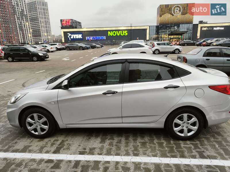 Hyundai Accent 2011 Hyundai Accent 2011