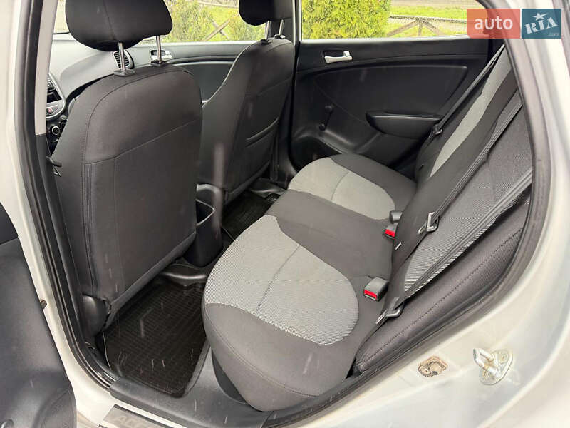 Седан Hyundai Accent 2011 в Сумах