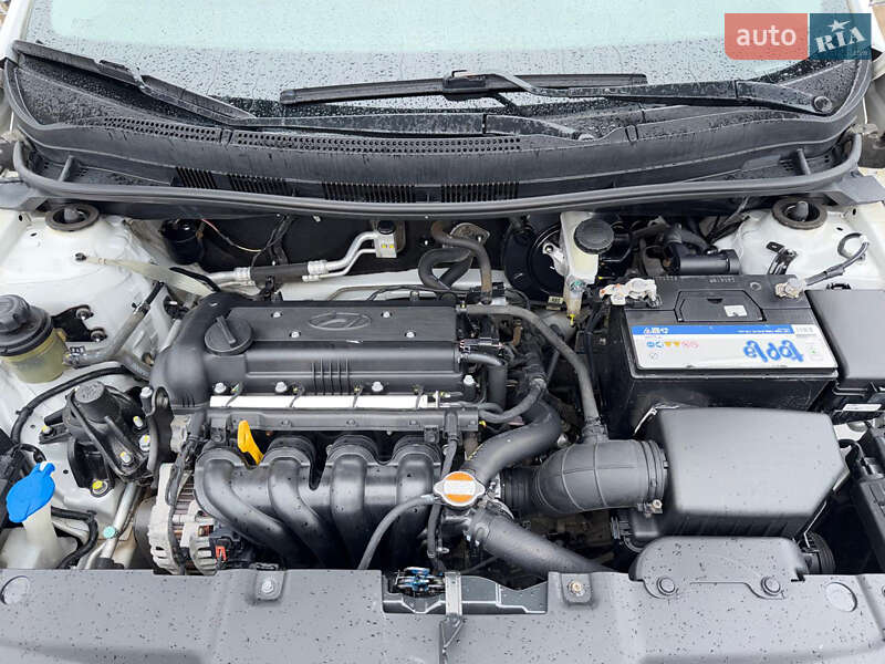 Седан Hyundai Accent 2011 в Сумах