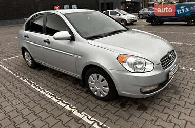 Седан Hyundai Accent 2008 в Кривом Роге