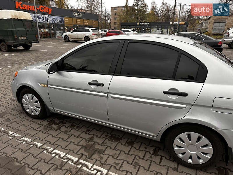 Седан Hyundai Accent 2008 в Кривом Роге