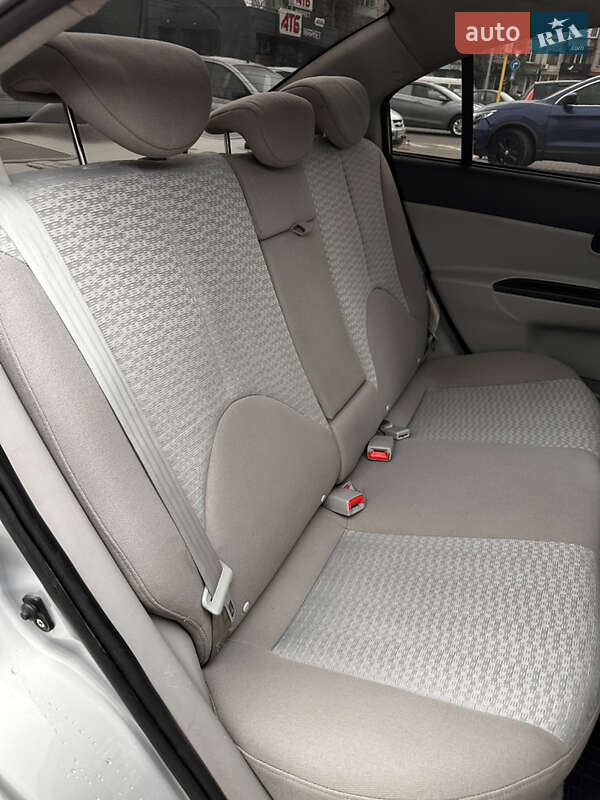 Седан Hyundai Accent 2008 в Кривом Роге