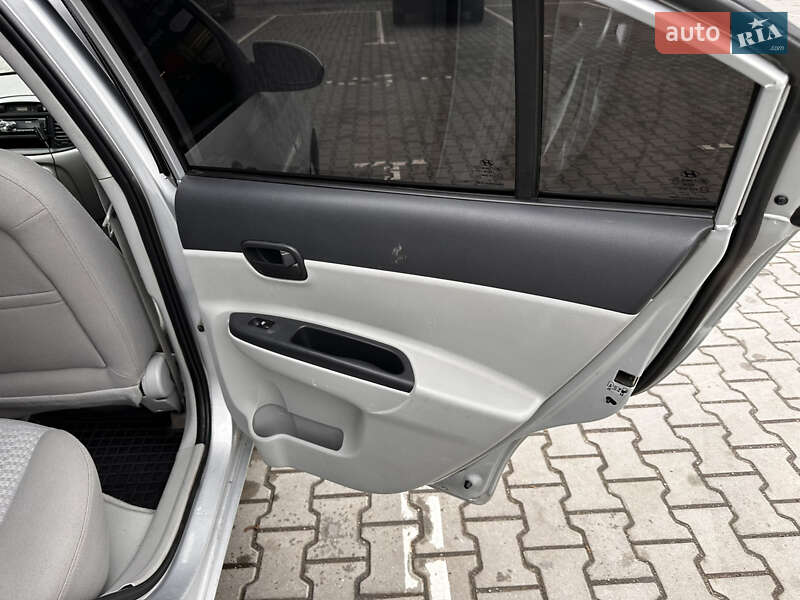 Седан Hyundai Accent 2008 в Кривом Роге