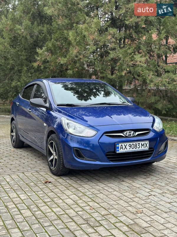 Hyundai Accent 2013 Hyundai Accent 2013