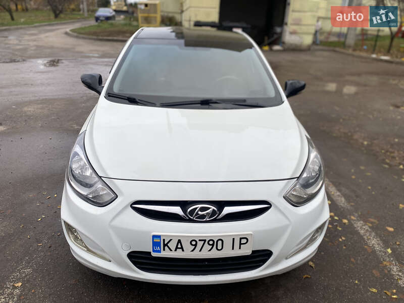 Hyundai Accent 2012 Hyundai Accent 2012