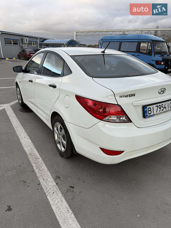 Седан Hyundai Accent 2013 в Кременчуці фото 5 Седан Hyundai Accent 2013 в Кременчуці