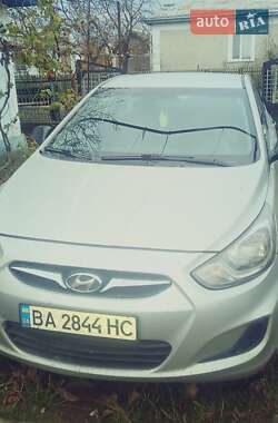 Седан Hyundai Accent 2012 в Кривом Озере