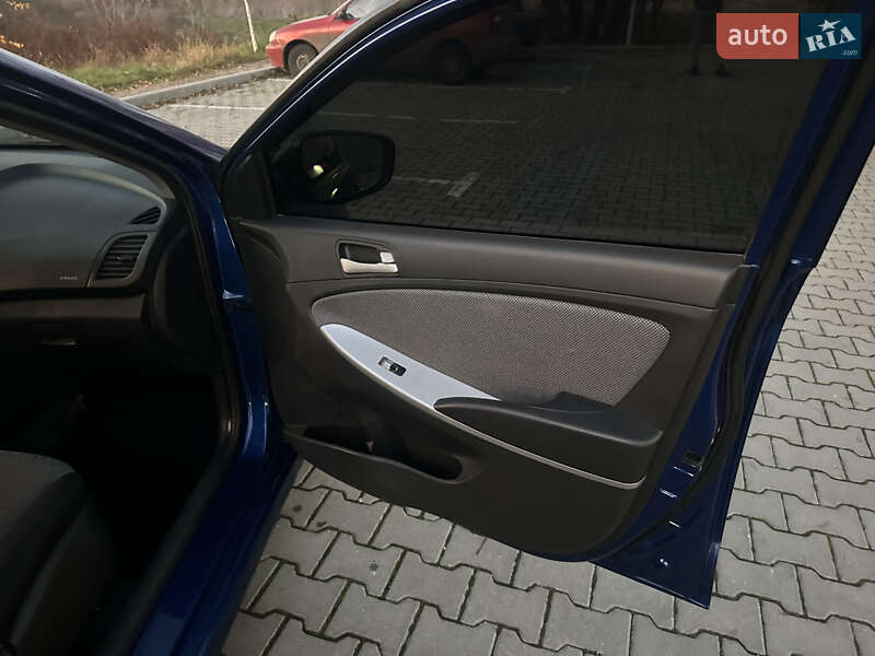Седан Hyundai Accent 2013 в Хмельницькому фото 12 Седан Hyundai Accent 2013 в Хмельницькому