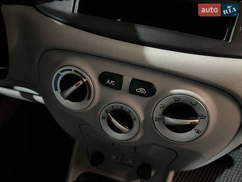 Седан Hyundai Accent 2009 в Києві фото 8 Седан Hyundai Accent 2009 в Києві