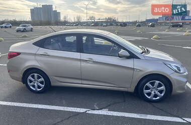 Седан Hyundai Accent 2012 в Киеве
