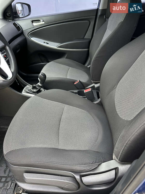 Седан Hyundai Accent 2011 в Каменском