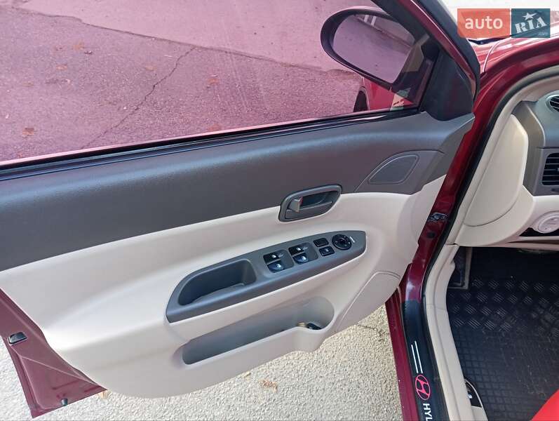 Седан Hyundai Accent 2006 в Дніпрі