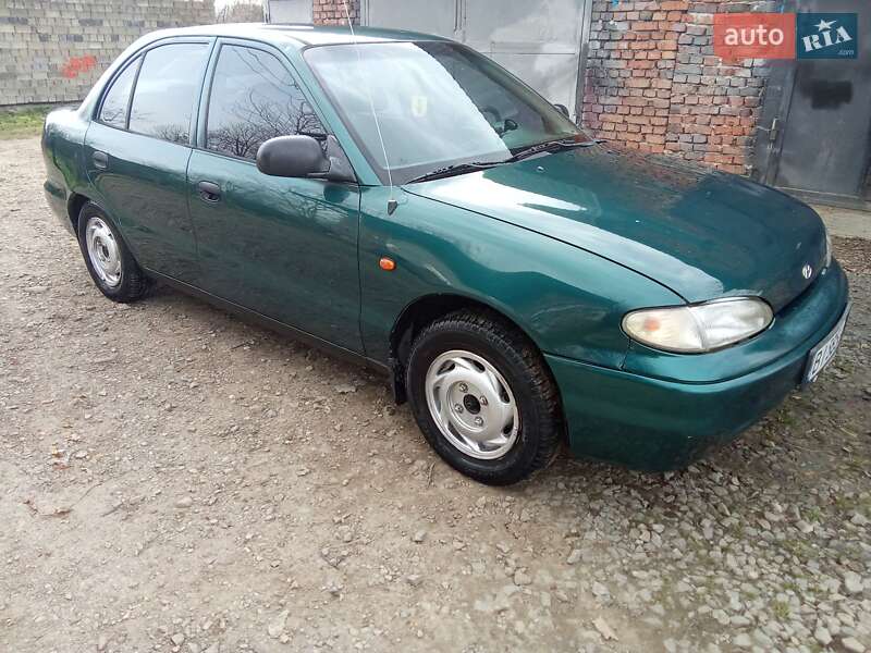 Седан Hyundai Accent 1997 в Надворной фото Седан Hyundai Accent 1997 в Надворной