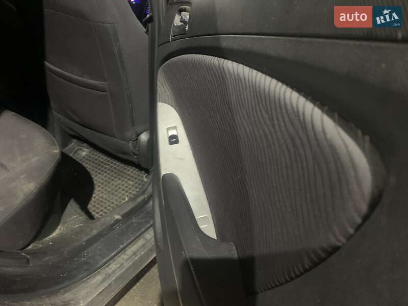 Седан Hyundai Accent 2012 в Києві фото 4 Седан Hyundai Accent 2012 в Києві