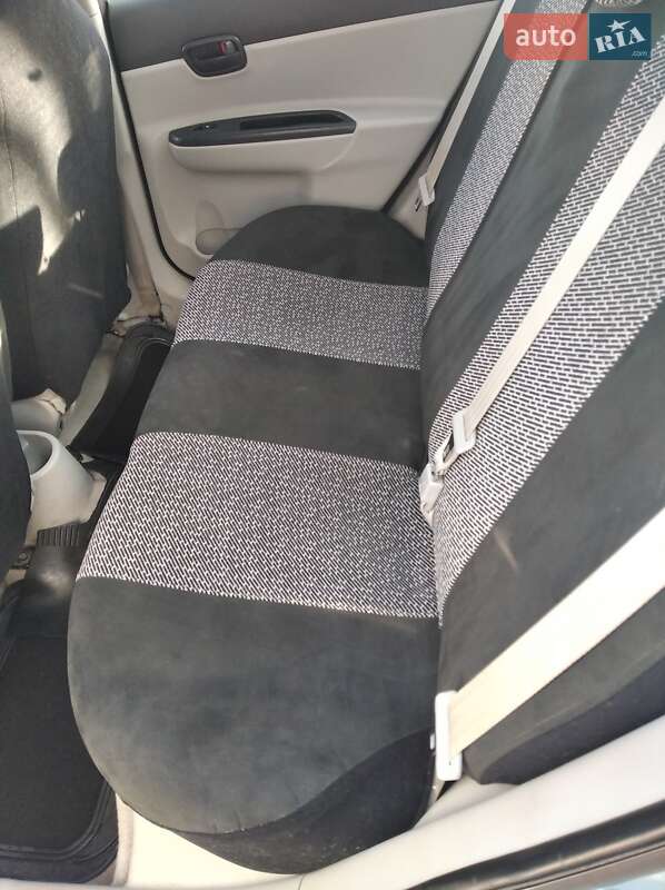 Седан Hyundai Accent 2008 в Нікополі
