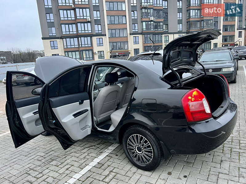 Седан Hyundai Accent 2008 в Житомире